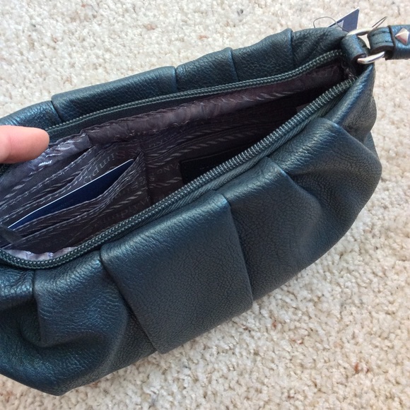 Simply Vera Teal Wristlet NWT 🎉Host Pick X3🎉 - Picture 3 of 4